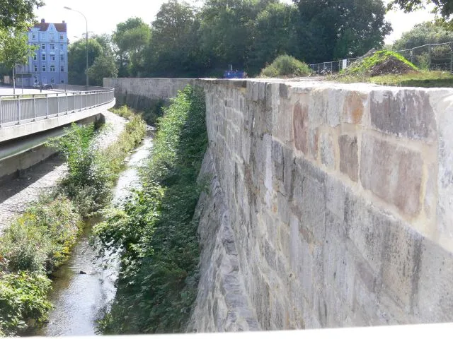 Ufermauer an der Ahna