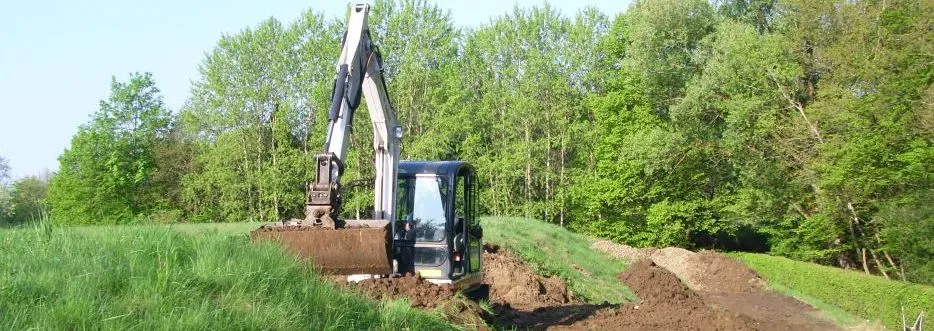 Erdarbeiten am Bauwerk